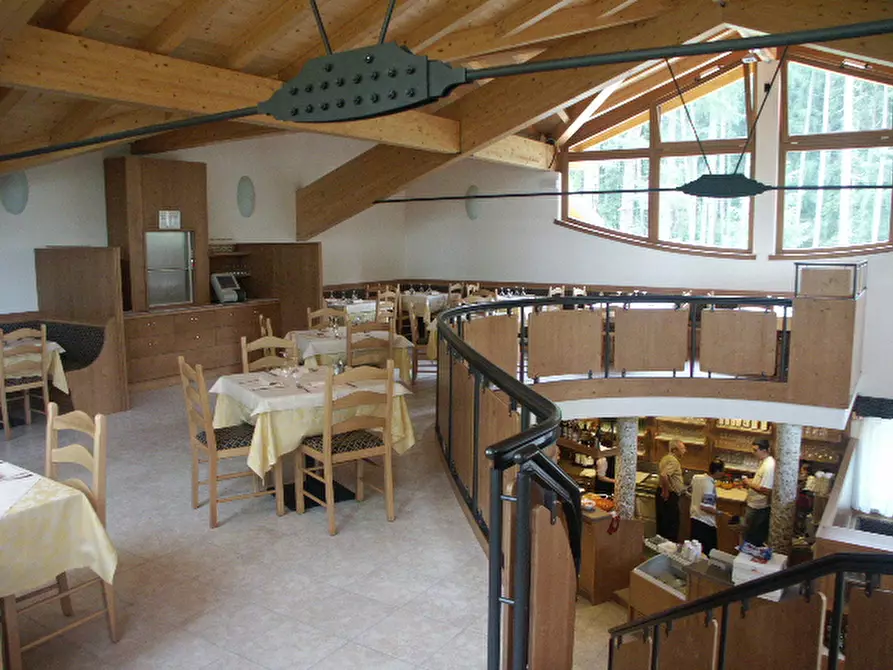 Immagine 47 di Attività commerciale in vendita  a Cavareno