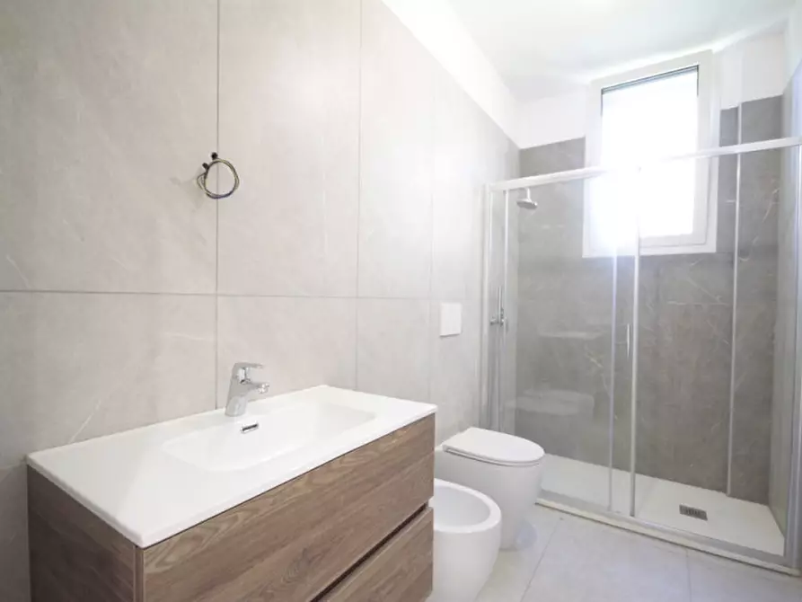 Immagine 9 di Appartamento in vendita  in Viale Livorno a Riccione