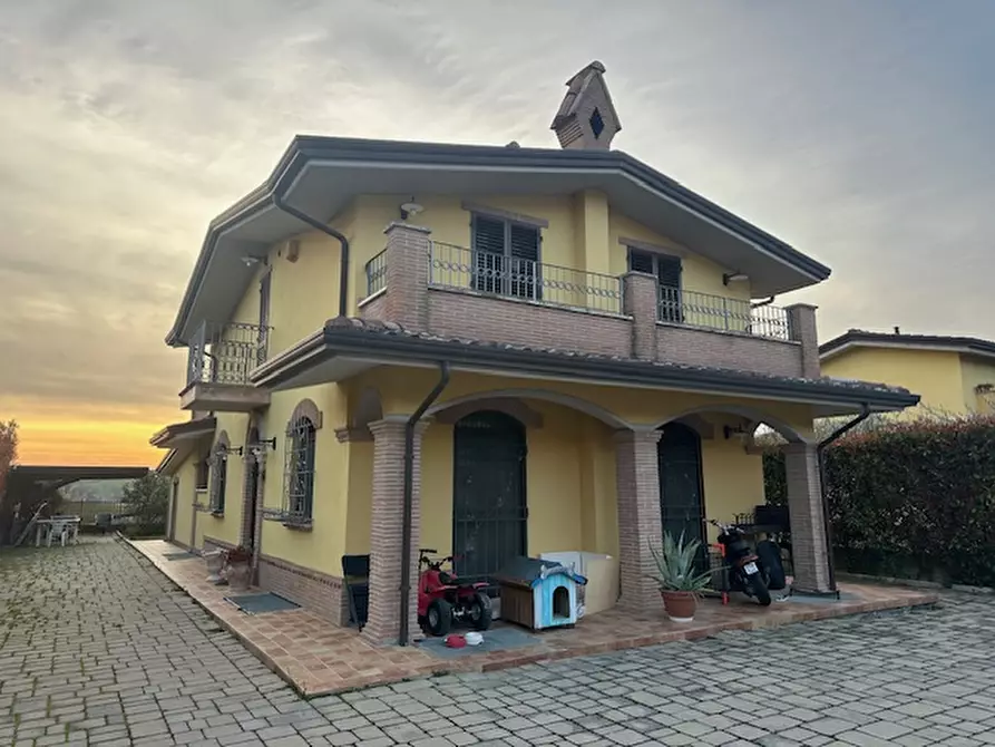 Immagine 1 di Villa in vendita  in Strada provinciale di Fratticiola Selvatica a Perugia