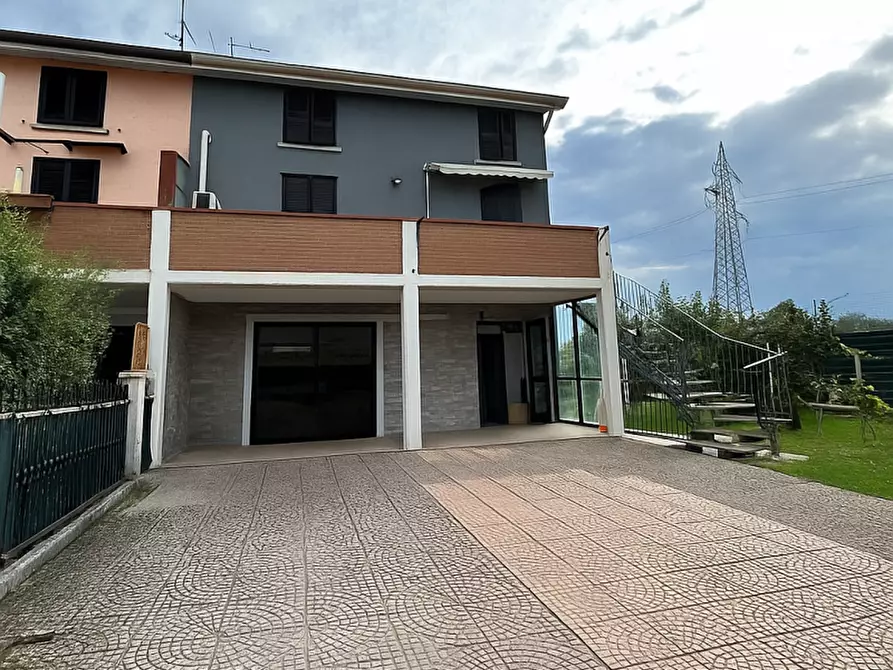 Immagine 36 di Villetta a schiera in vendita  in Via Pieve a Gualtieri