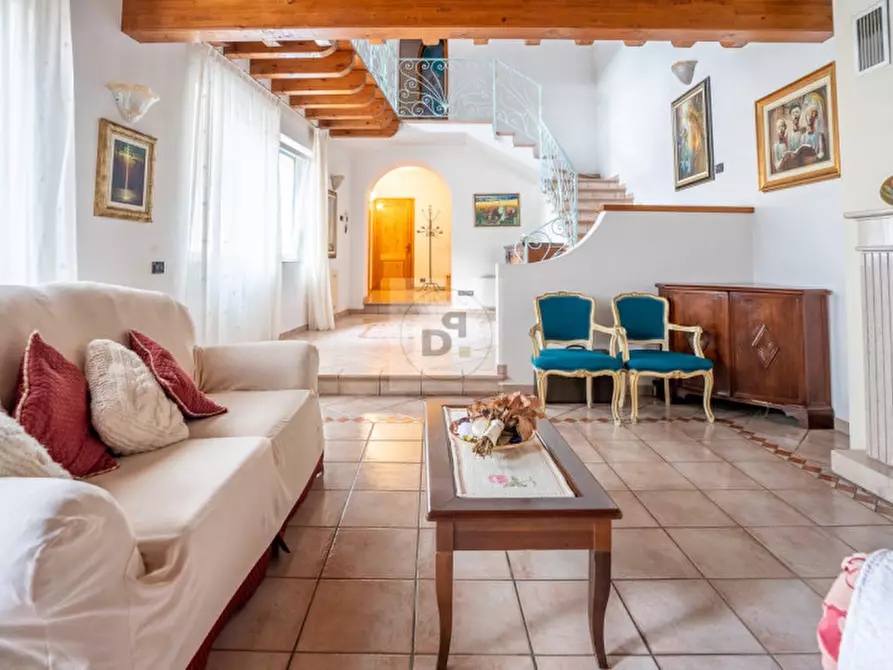 Immagine 2 di Bed & Breakfast in vendita  in Vicolo del Pozzo a Manerba Del Garda