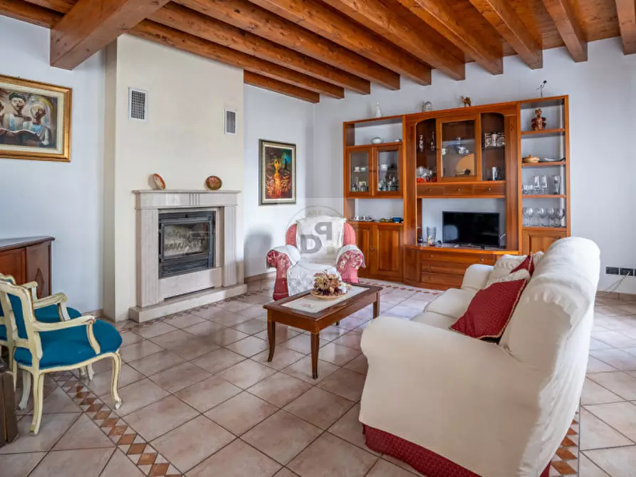 Immagine 5 di Bed & Breakfast in vendita  in Vicolo del Pozzo a Manerba Del Garda