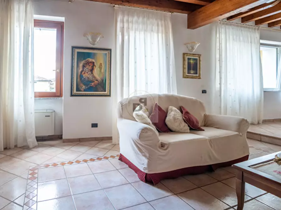 Immagine 6 di Bed & Breakfast in vendita  in Vicolo del Pozzo a Manerba Del Garda