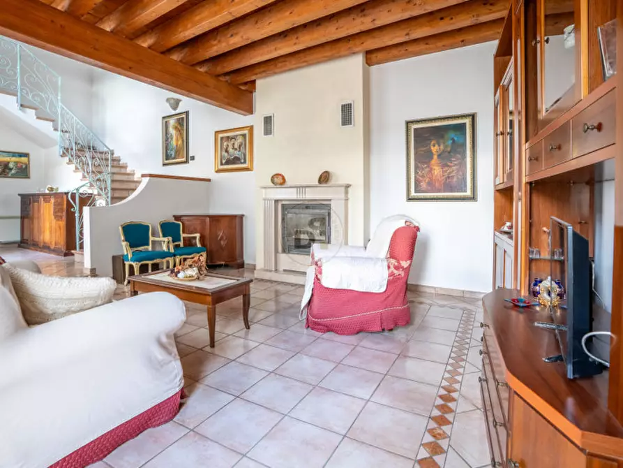 Immagine 9 di Bed & Breakfast in vendita  in Vicolo del Pozzo a Manerba Del Garda
