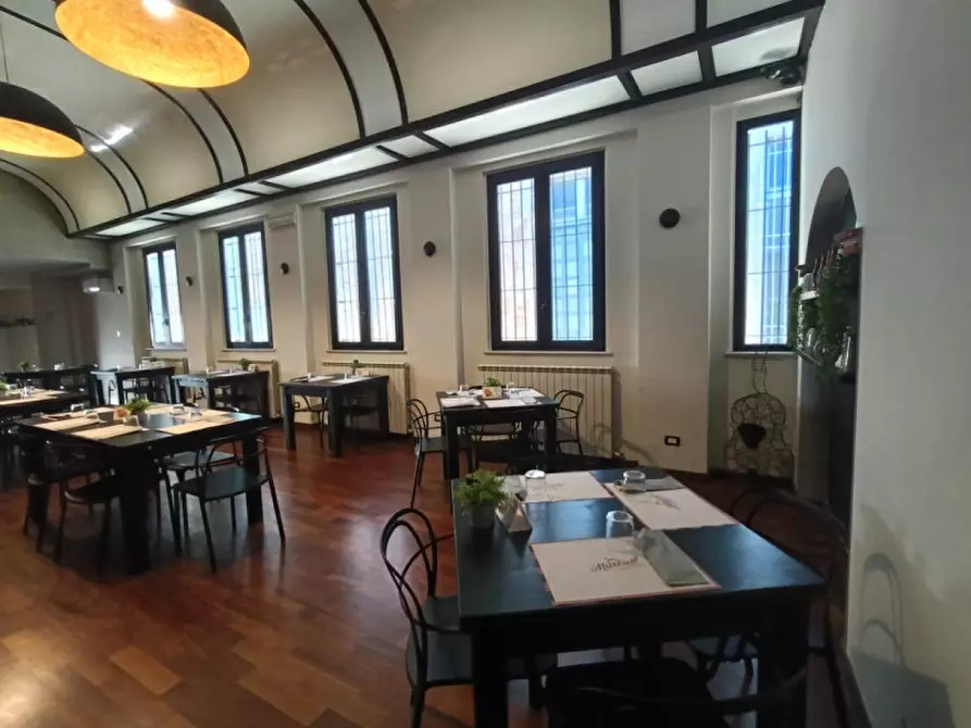 Immagine 3 di Attività commerciale in vendita  in Piazza Santo Stefano 7/a a Casale Monferrato