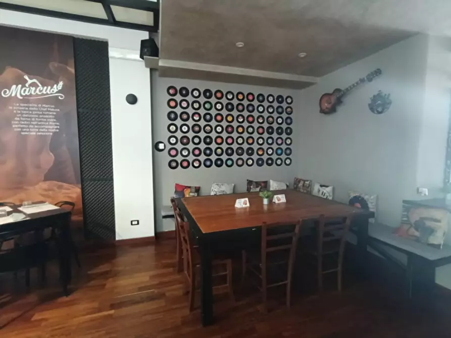 Immagine 7 di Attività commerciale in vendita  in Piazza Santo Stefano 7/a a Casale Monferrato