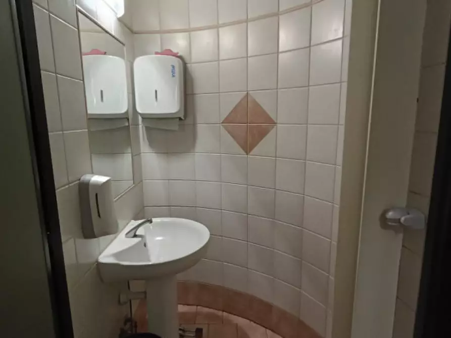 Immagine 14 di Attività commerciale in vendita  in Piazza Santo Stefano 7/a a Casale Monferrato