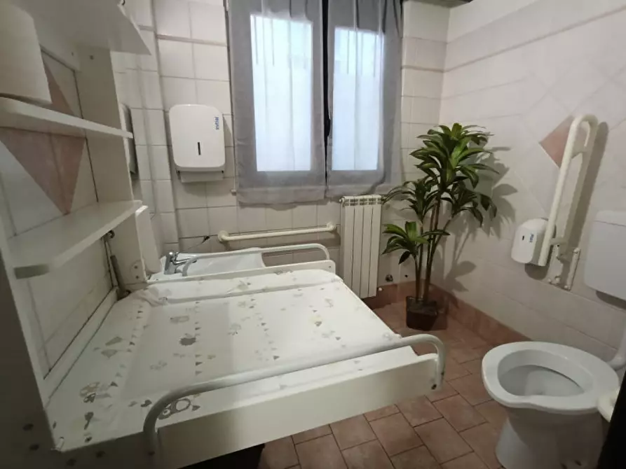 Immagine 16 di Attività commerciale in vendita  in Piazza Santo Stefano 7/a a Casale Monferrato