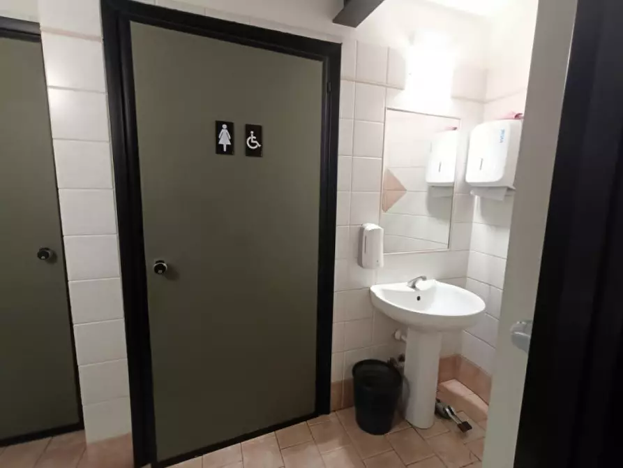 Immagine 18 di Attività commerciale in vendita  in Piazza Santo Stefano 7/a a Casale Monferrato