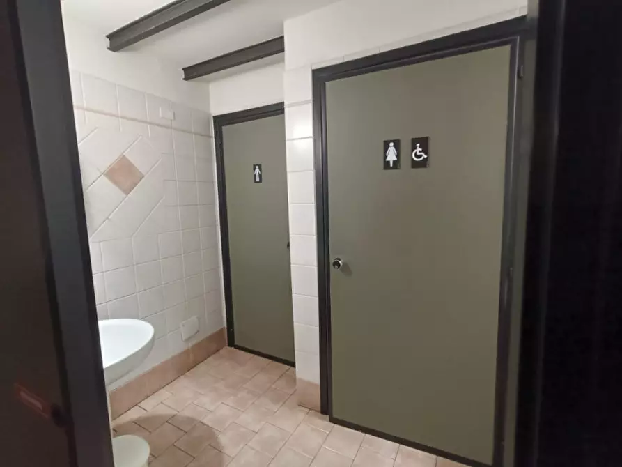 Immagine 19 di Attività commerciale in vendita  in Piazza Santo Stefano 7/a a Casale Monferrato