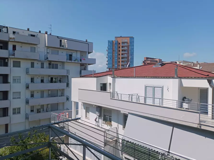 Immagine 15 di Appartamento in vendita  in V.LE G. D'ANNUNZIO 274 a Pescara