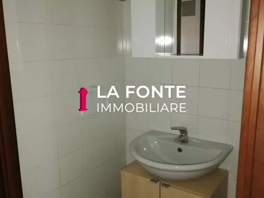 Immagine 11 di Ufficio in vendita  in Via Alessandro Manzoni a Stra