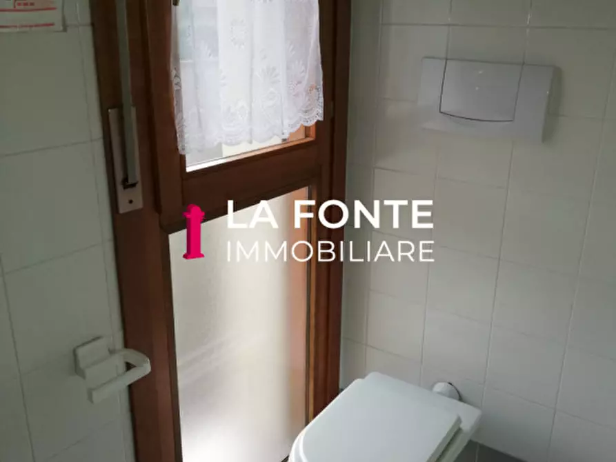 Immagine 12 di Ufficio in vendita  in Via Alessandro Manzoni a Stra