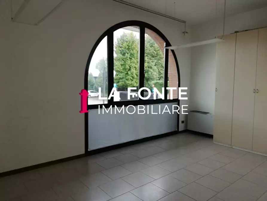 Immagine 16 di Ufficio in vendita  in Via Alessandro Manzoni a Stra