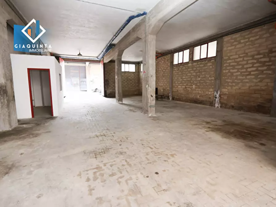 Immagine 2 di Magazzino in vendita  in Via Teocrito SNC a Palagonia