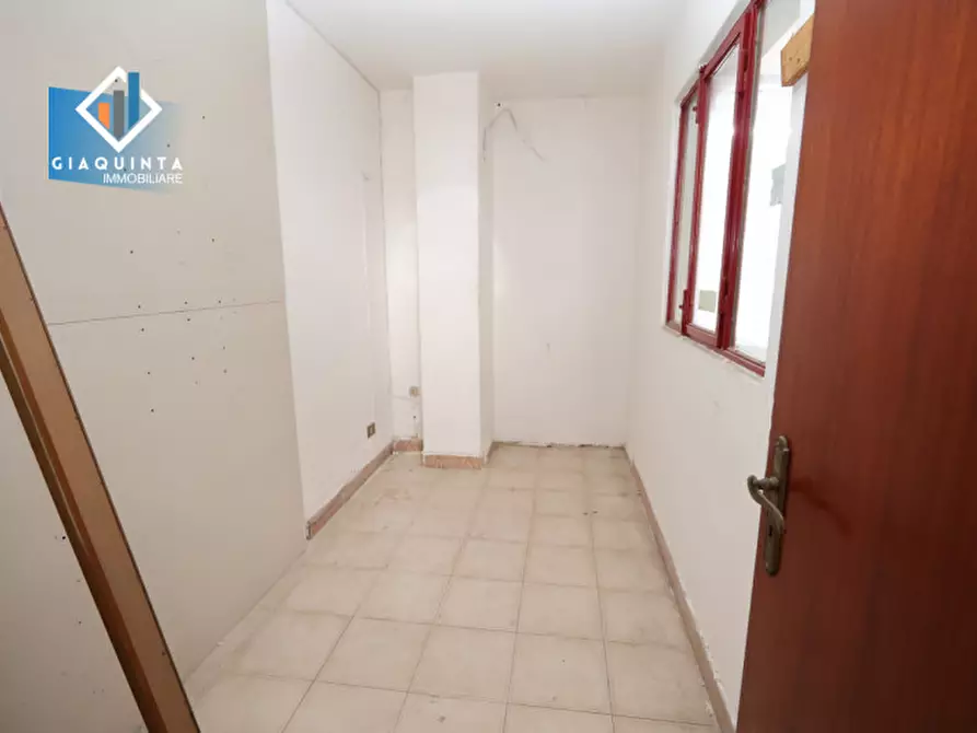 Immagine 5 di Magazzino in vendita  in Via Teocrito SNC a Palagonia