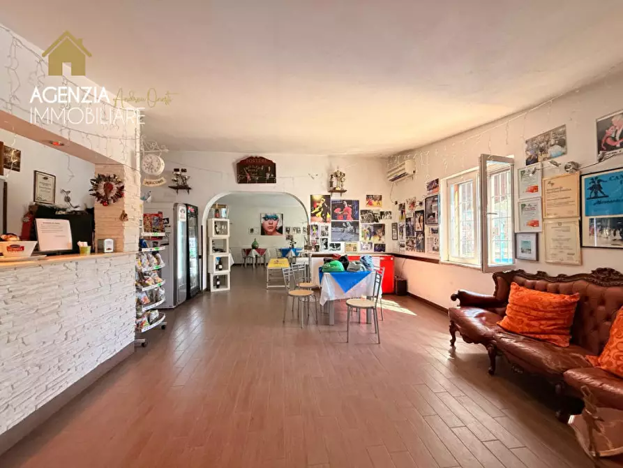 Immagine 2 di Attività commerciale in vendita  in Via del Divino Amore a Marino