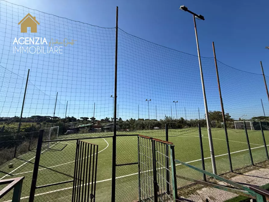 Immagine 10 di Attività commerciale in vendita  in Via del Divino Amore a Marino