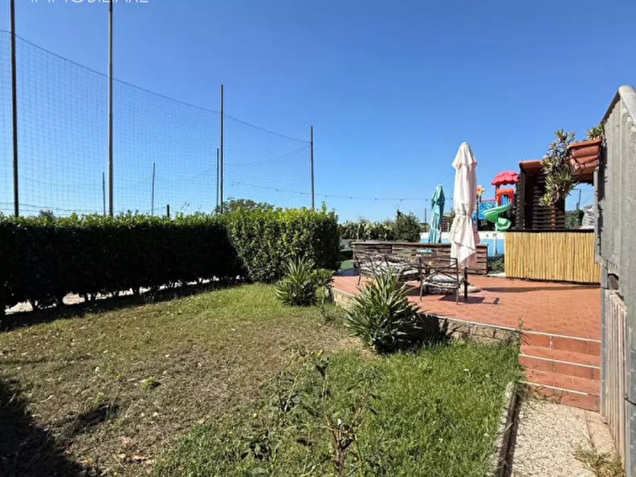 Immagine 36 di Attività commerciale in vendita  in Via del Divino Amore a Marino