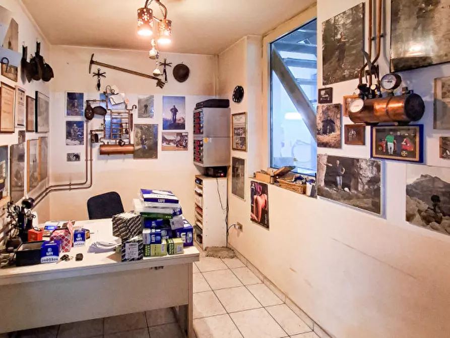 Immagine 11 di Attività commerciale in vendita  in Via Augusto Righi - Augusto-Righi-Straße a Bolzano