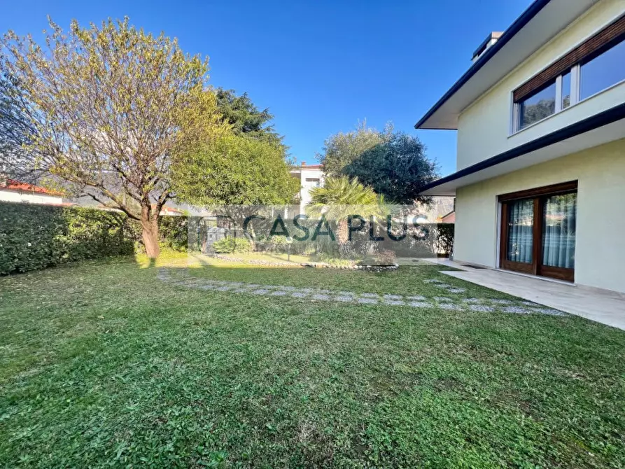 Immagine 3 di Casa bifamiliare in vendita  in via Monte Cengio a Bassano Del Grappa