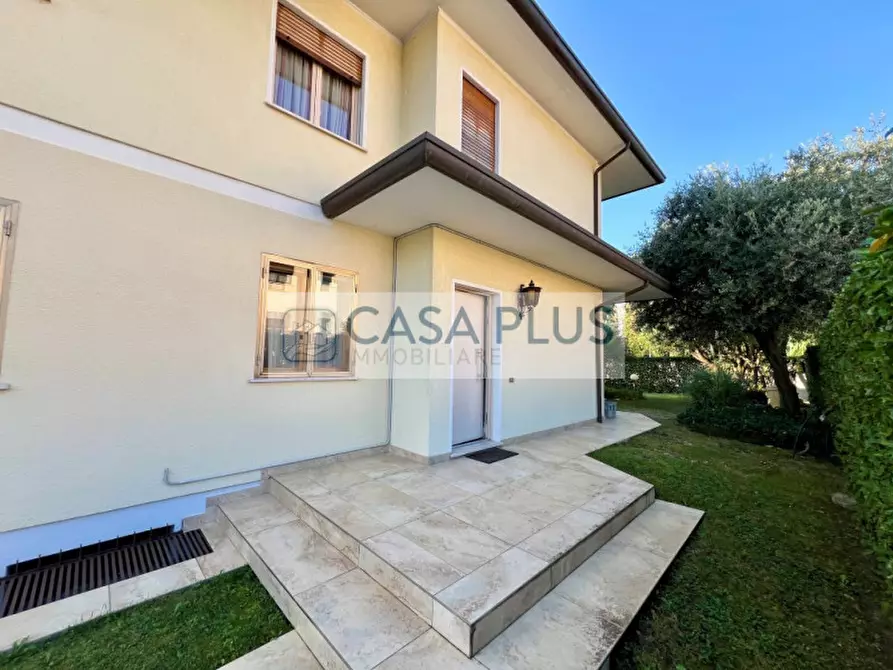 Immagine 9 di Casa bifamiliare in vendita  in via Monte Cengio a Bassano Del Grappa