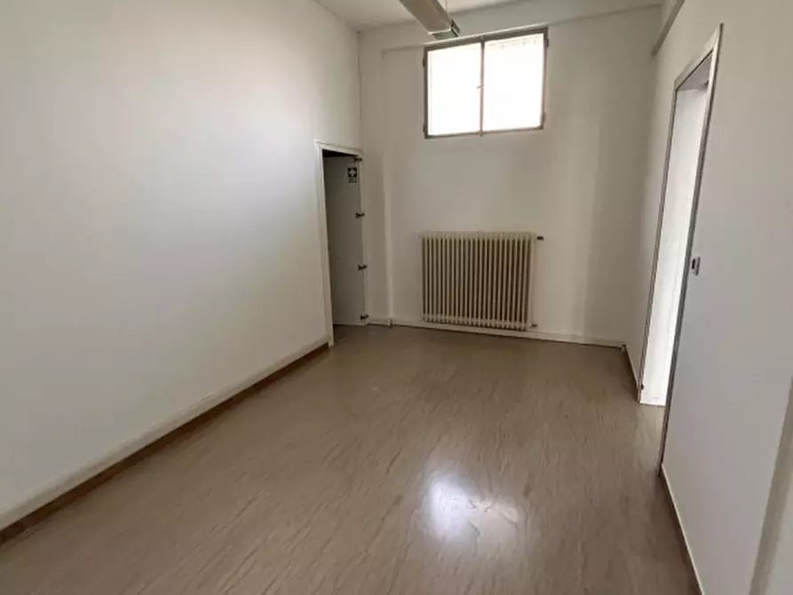 Immagine 6 di Negozio in vendita  in via Della Provvidenza a Rubano