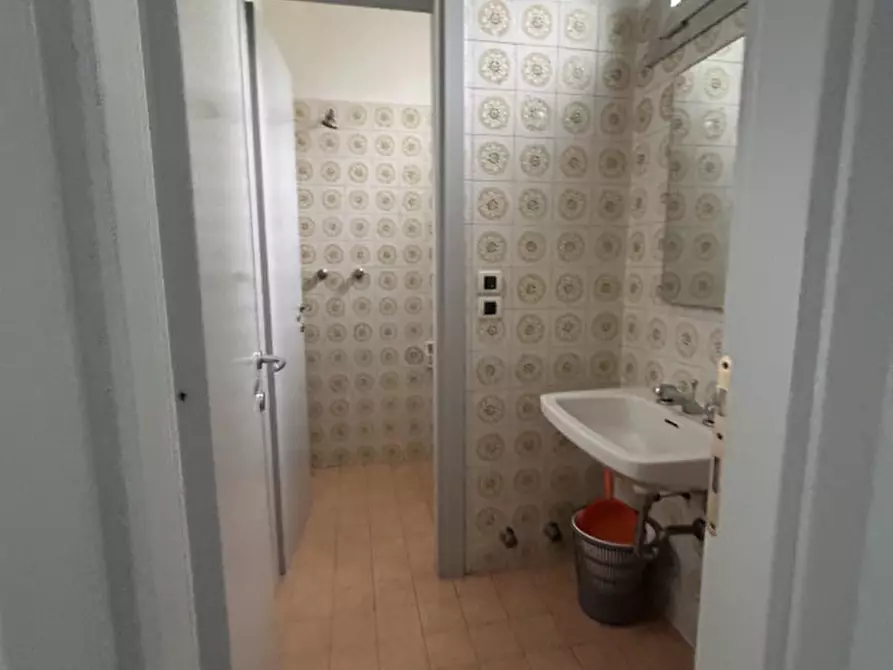 Immagine 7 di Negozio in vendita  in via Della Provvidenza a Rubano