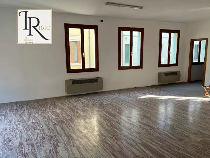 Immagine 1 di Attività commerciale in affitto  a Badia Polesine