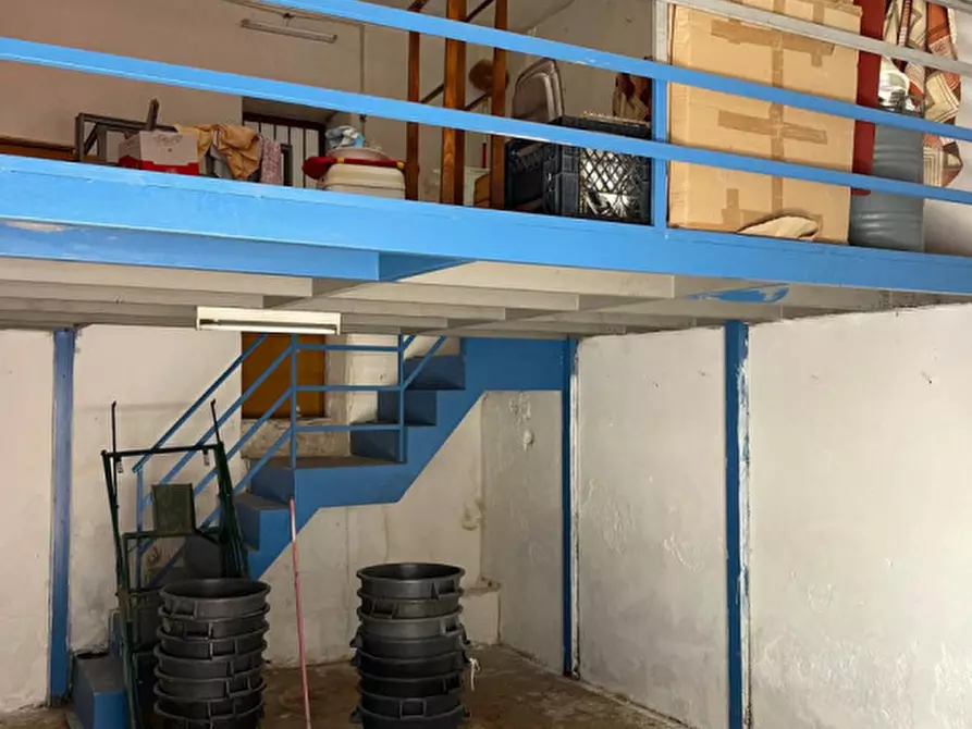 Immagine 10 di Appartamento in vendita  in Via Cosenza a Ceglie Messapico