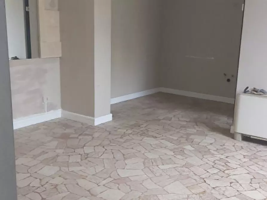 Immagine 1 di Attività commerciale in affitto  in Piazza G. da Schio a Longare