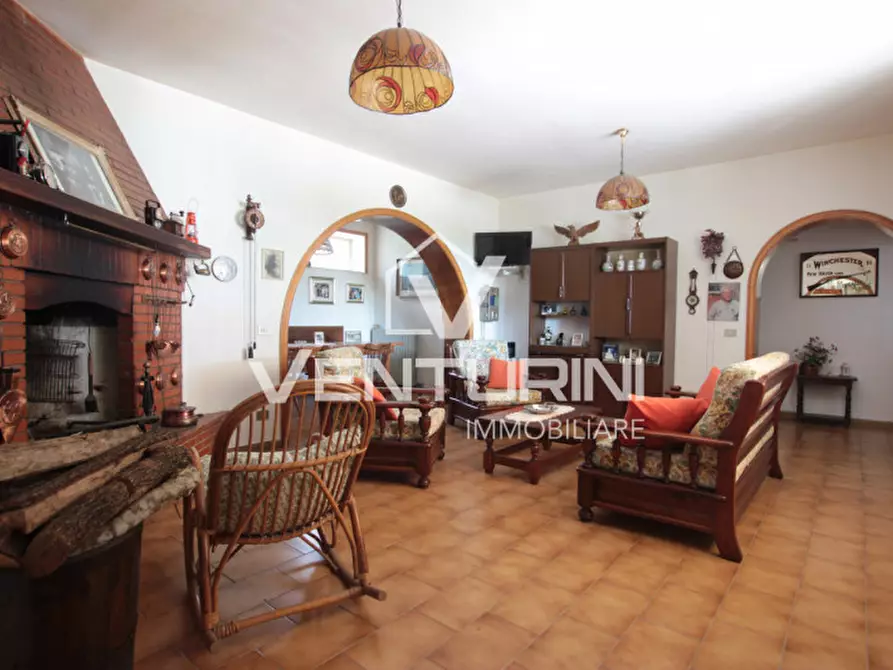 Immagine 3 di Villa in vendita  in Via Entratico, 50 a Roma