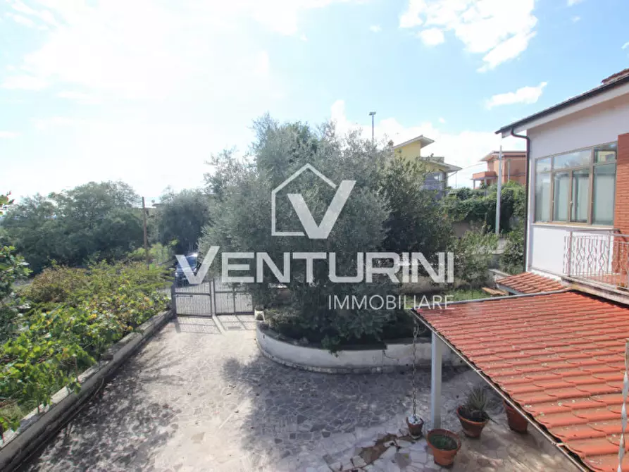 Immagine 26 di Villa in vendita  in Via Entratico, 50 a Roma