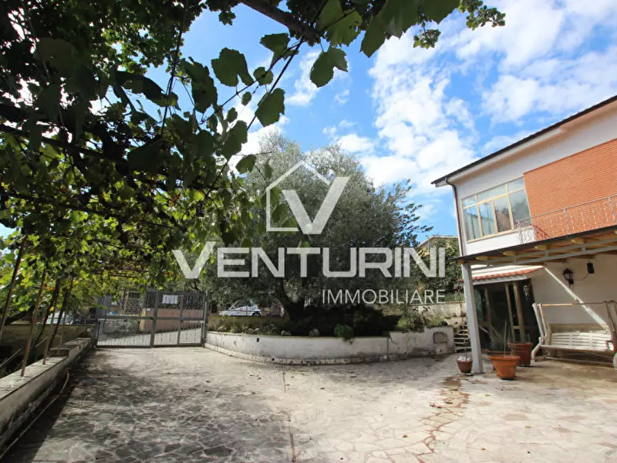 Immagine 27 di Villa in vendita  in Via Entratico, 50 a Roma