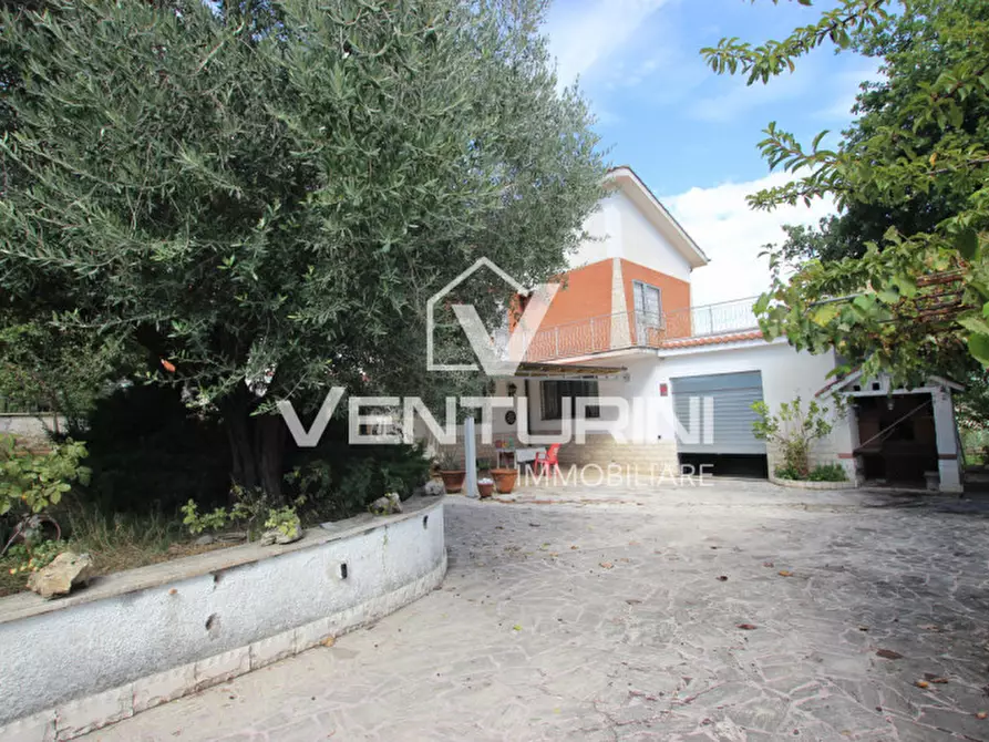 Immagine 28 di Villa in vendita  in Via Entratico, 50 a Roma