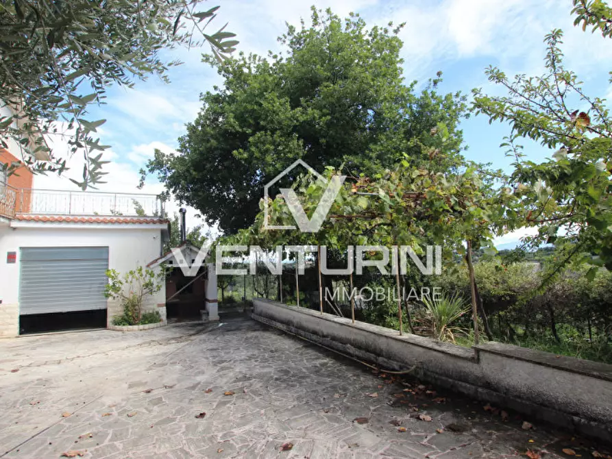 Immagine 29 di Villa in vendita  in Via Entratico, 50 a Roma