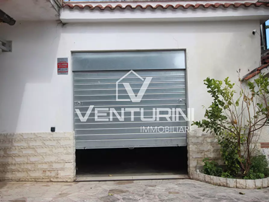 Immagine 32 di Villa in vendita  in Via Entratico, 50 a Roma