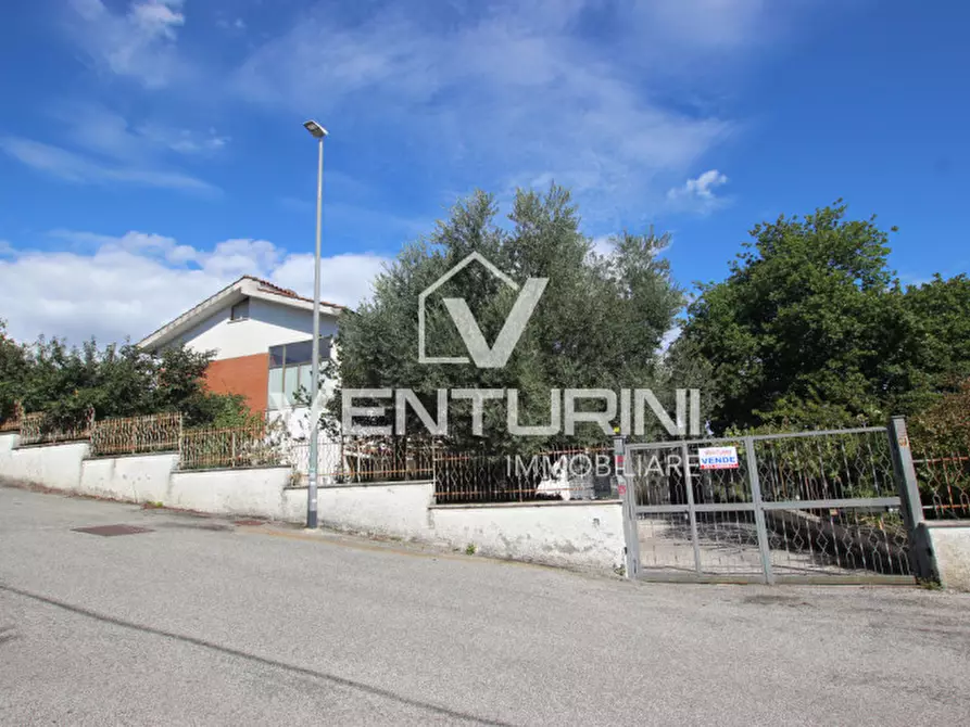 Immagine 38 di Villa in vendita  in Via Entratico, 50 a Roma