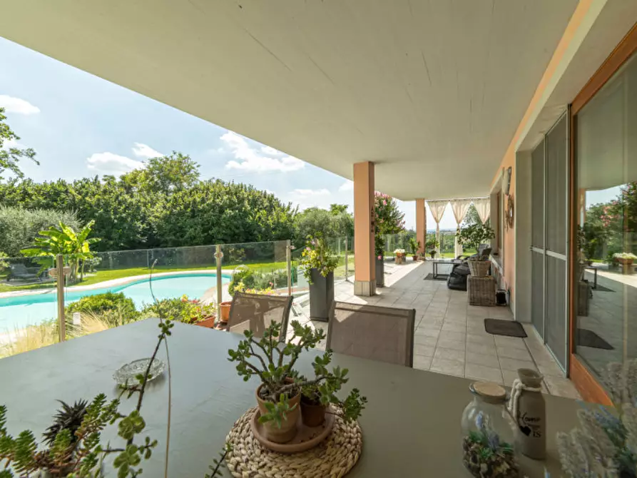 Immagine 7 di Villa in vendita  a Castelnuovo Del Garda