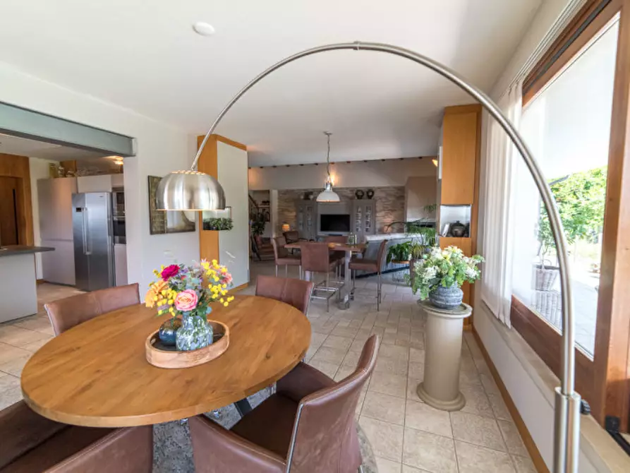 Immagine 12 di Villa in vendita  a Castelnuovo Del Garda