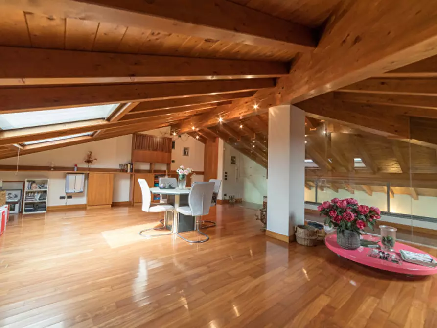 Immagine 15 di Villa in vendita  a Castelnuovo Del Garda