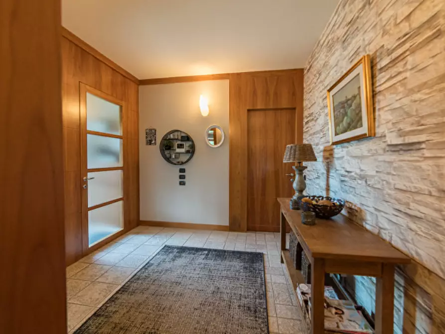 Immagine 18 di Villa in vendita  a Castelnuovo Del Garda