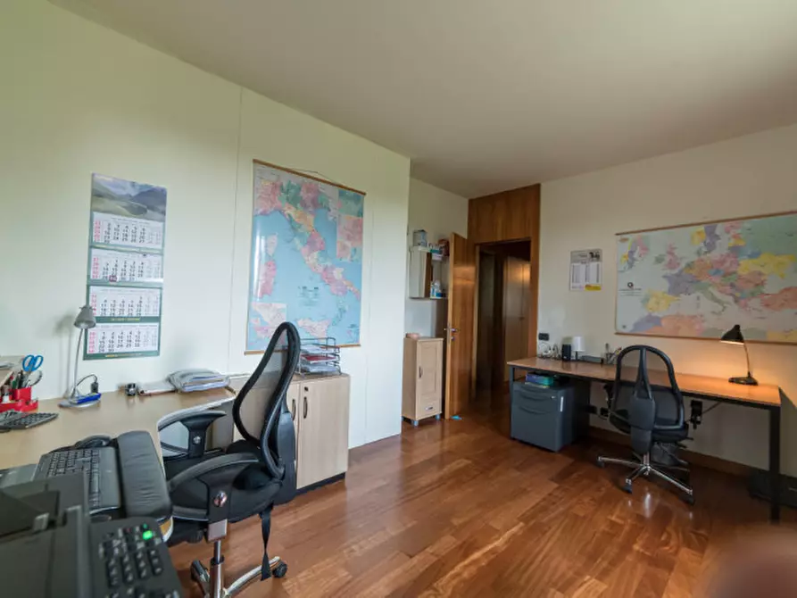 Immagine 19 di Villa in vendita  a Castelnuovo Del Garda