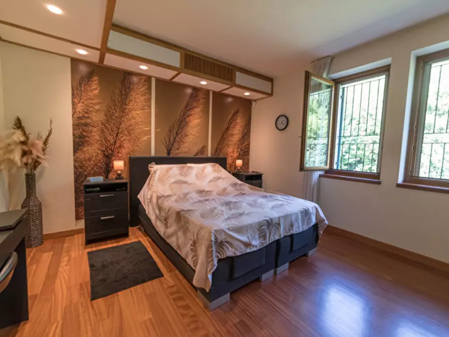 Immagine 20 di Villa in vendita  a Castelnuovo Del Garda