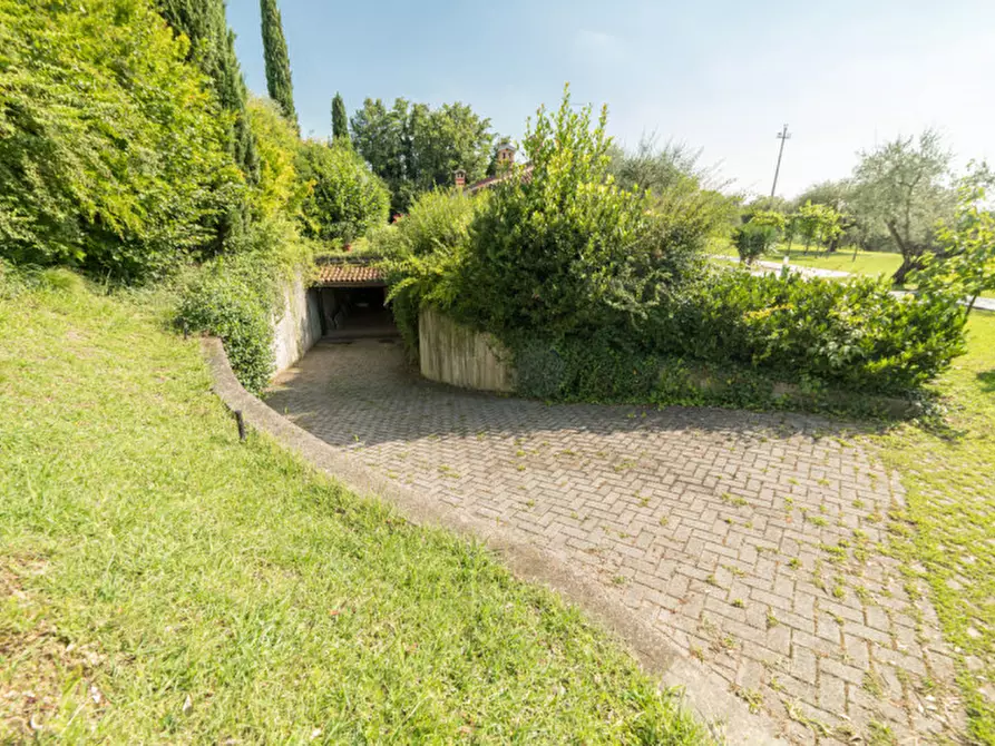 Immagine 26 di Villa in vendita  a Castelnuovo Del Garda