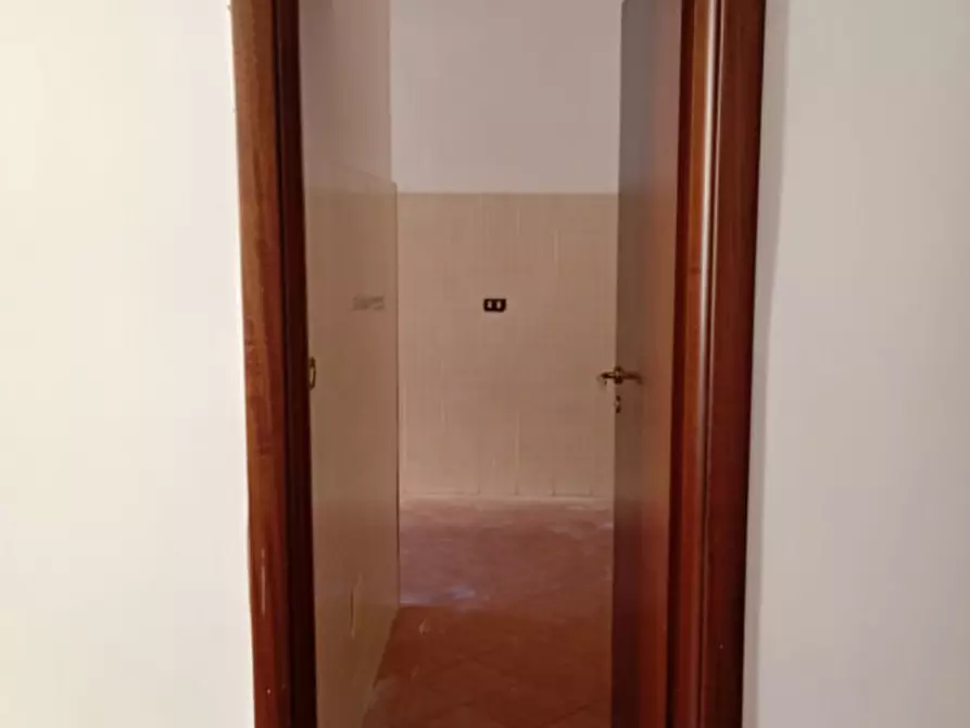 Immagine 17 di Appartamento in affitto  in via ovico santa maria delle grazie 12 a Napoli