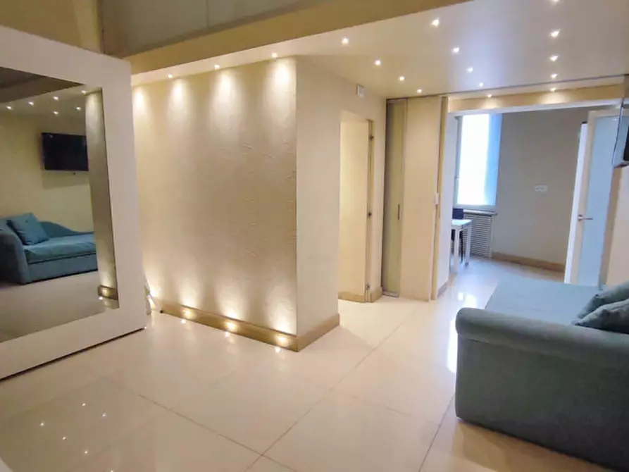 Immagine 1 di Appartamento in vendita  in Corso Augusto Mombello a San Remo