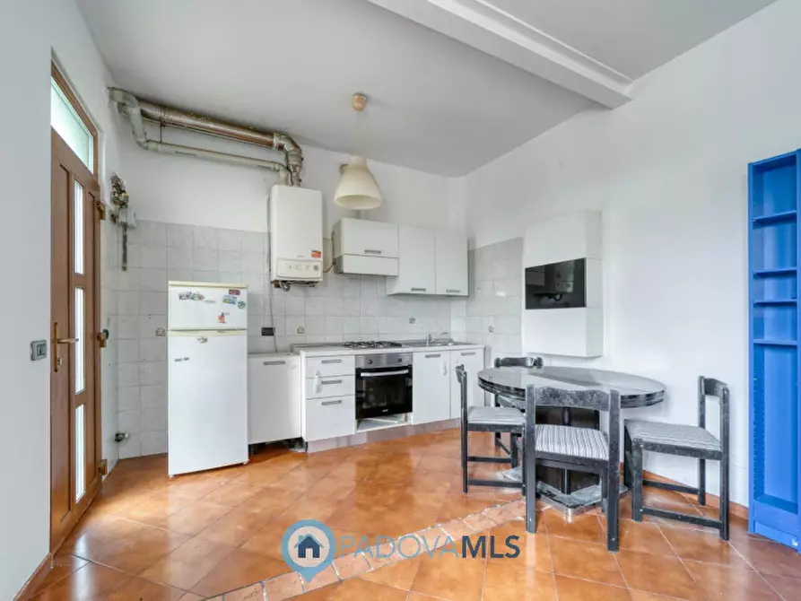 Immagine 2 di Appartamento in vendita  in Via Montà a Padova