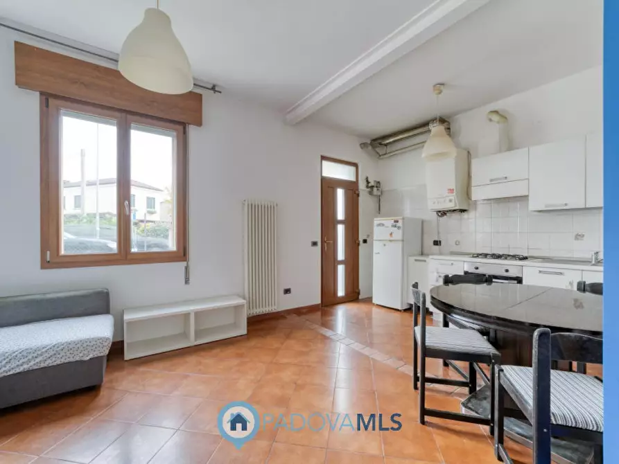 Immagine 3 di Appartamento in vendita  in Via Montà a Padova