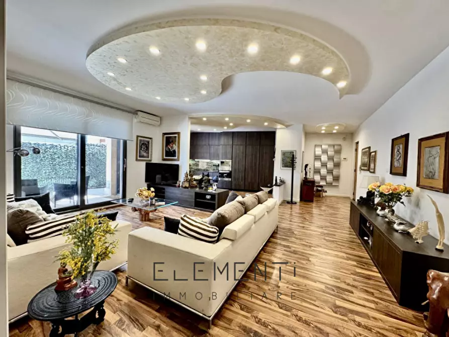 Immagine 5 di Appartamento in vendita  in Via 6 Novembre a Sant'ambrogio Di Valpolicella